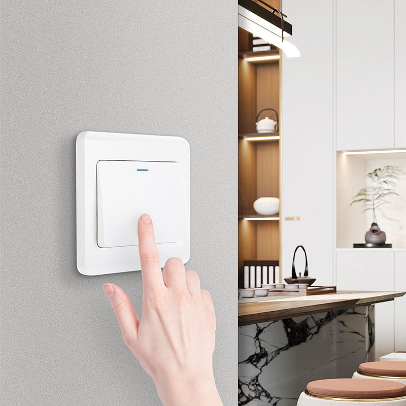 Placa de interruptor de 3 gangues com 1 em branco